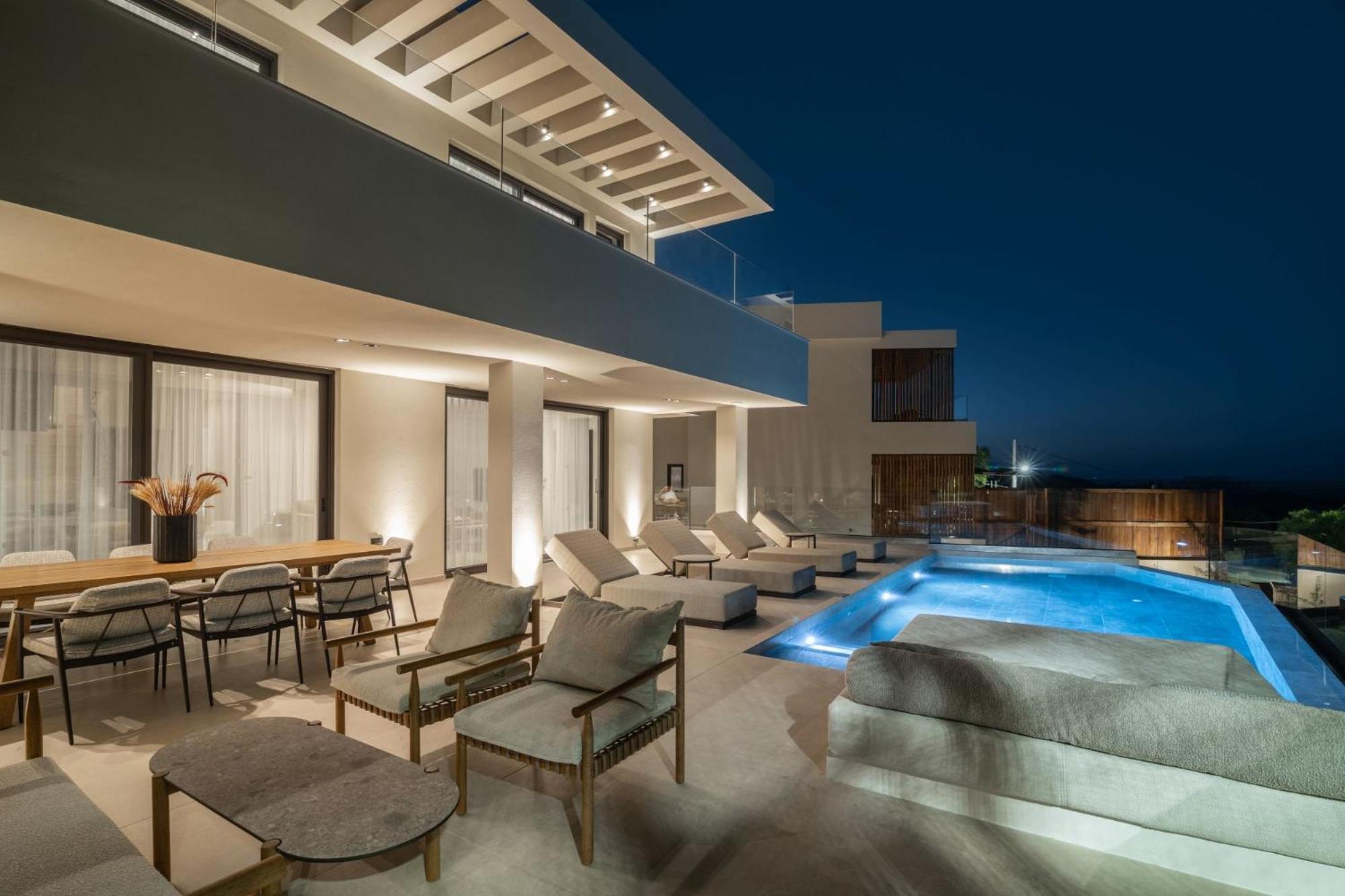 Gioarde Luxury With Private Pool & Sea Views, By Zantewize Villa *