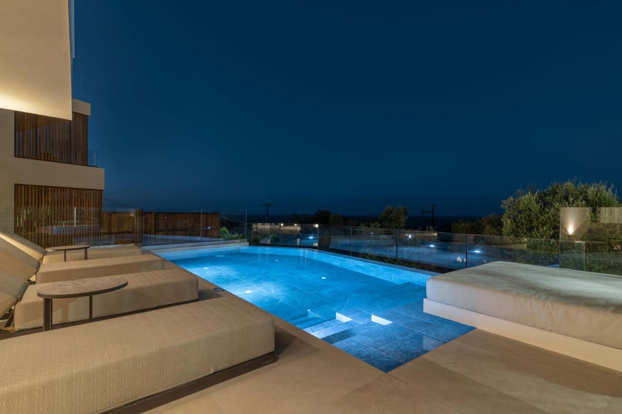 Gioarde Luxury With Private Pool & Sea Views, By Zantewize Villa