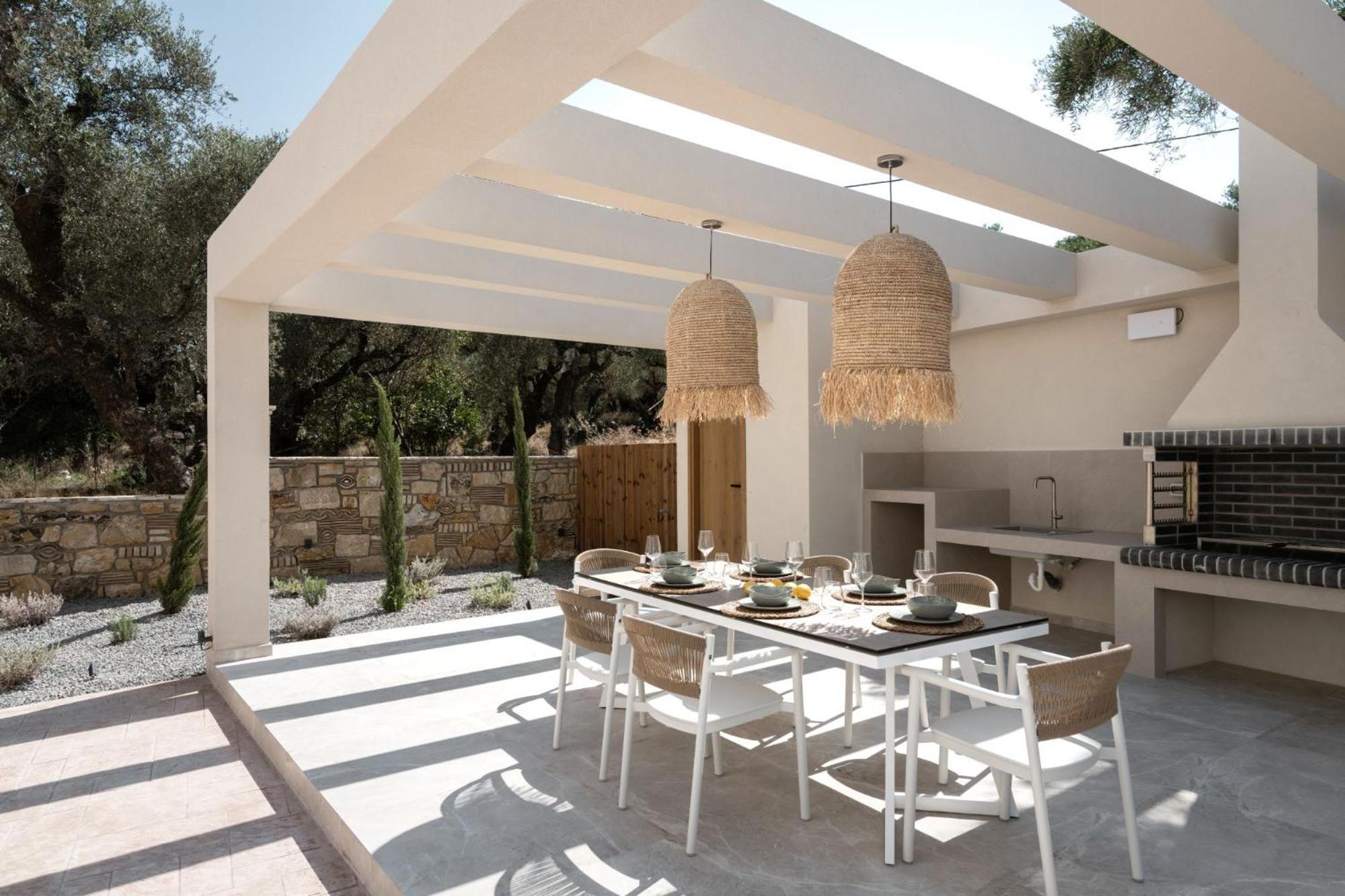 Gioarde Luxury With Private Pool & Sea Views, By Zantewize Akrotiri (Zakynthos)