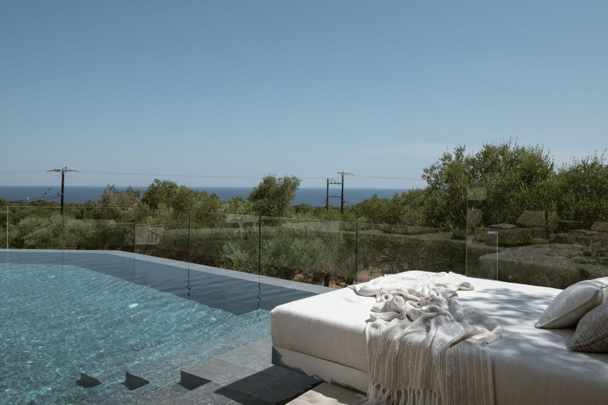 Gioarde Luxury With Private Pool & Sea Views, By Zantewize Vila