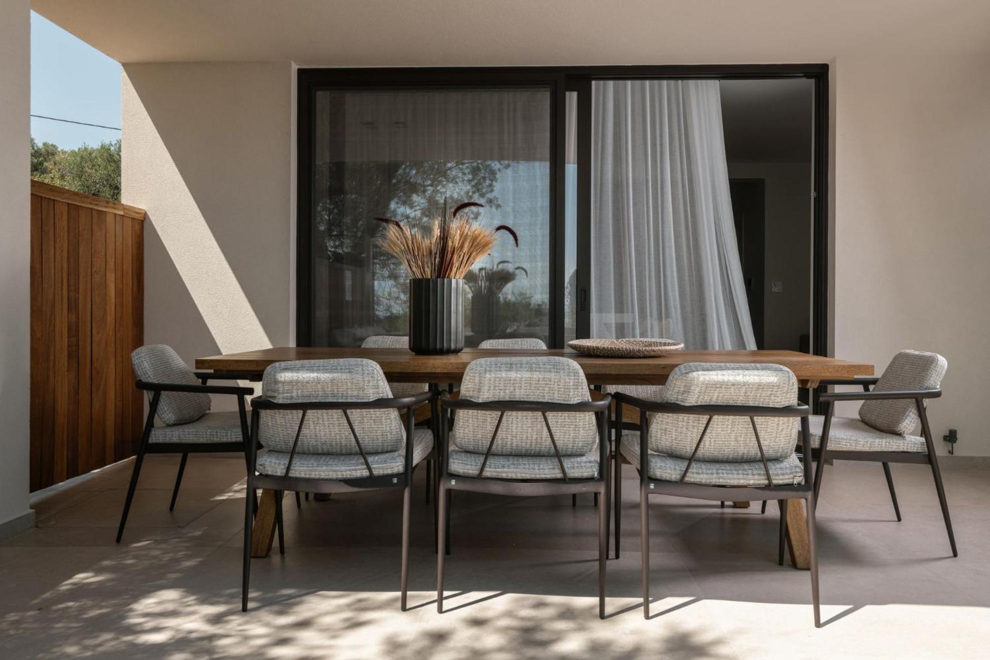 Gioarde Luxury With Private Pool & Sea Views, By Zantewize Vila *